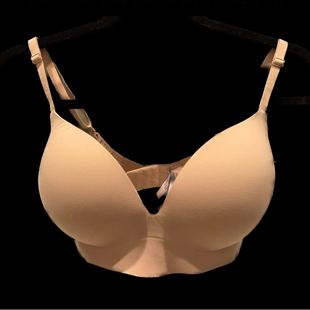 INCREDIBLE BY VICTORIA’S SECRET
Wireless Push-Up Bra